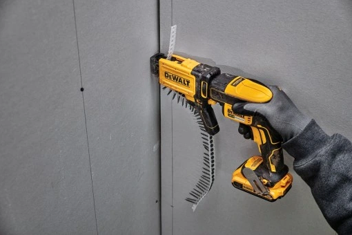 DEWALT DCF620NTK 18V XR Brushless Drywall Screwdriver + DCF6202 Magazine